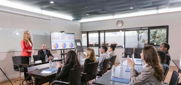 Outcome-First Selling: How Reverse Sales Planning Shrinks Cycles and Lifts Win Rates