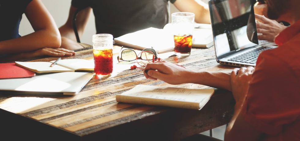 Where a Sales Meeting Becomes a Sale: 6 Key Signs to Observe